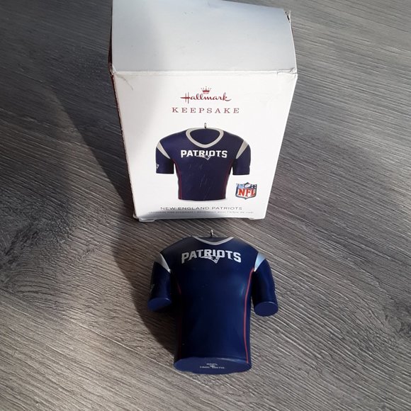 Hallmark keepsake Rodney Gentry Patriot’s jersey ornament - Picture 2 of 4